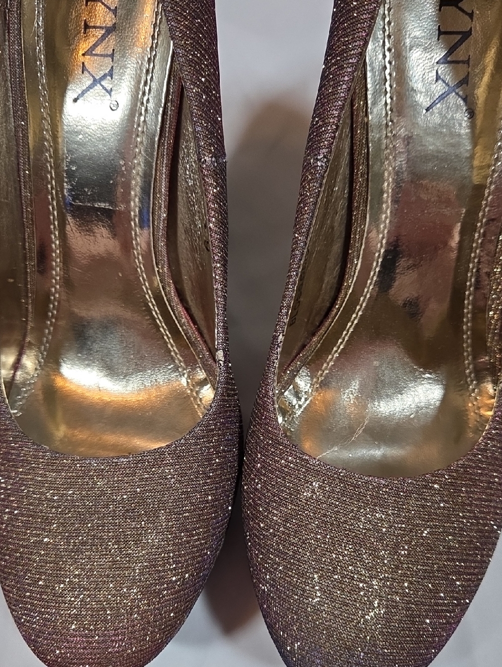 Gold Glitter Irridescent Purple Pink Heels IYNX size 9 Womens - Picture 9 of 9